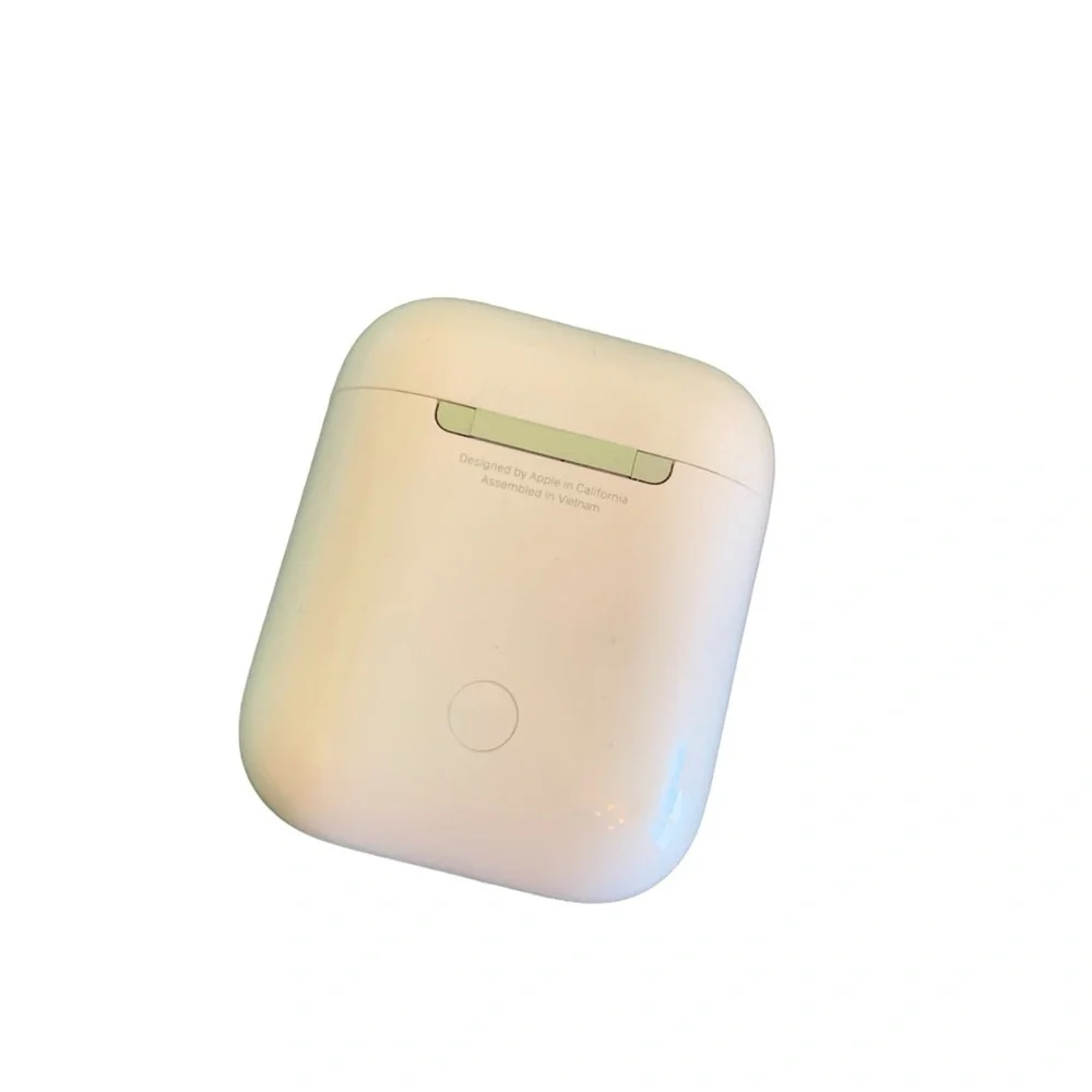 Wireless charging case for AirPods